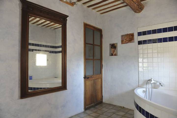 Location de vacances pour 4 personnes, avec piscine ainsi que jardin et terrasse à Saint-Didier - 3