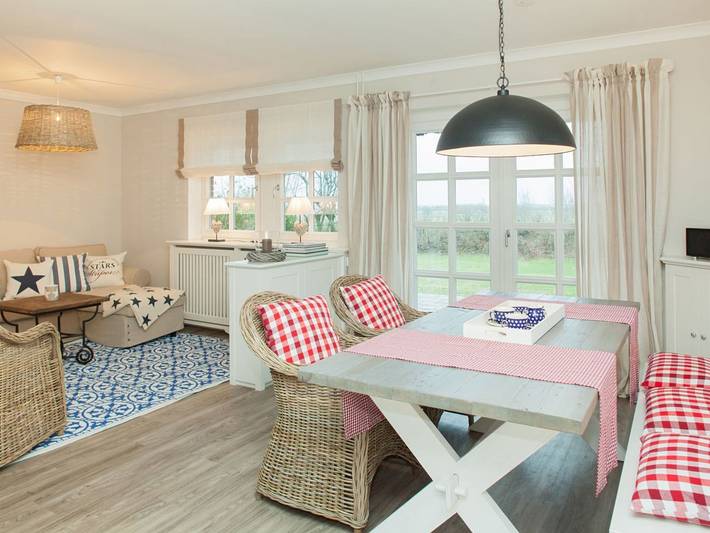 Ganze Ferienwohnung, Bestehorn - Bestehorn - reetgedecktes, gepflegtes Objekt im Südosten von Keitum in Keitum, Sylt (Gemeinde)