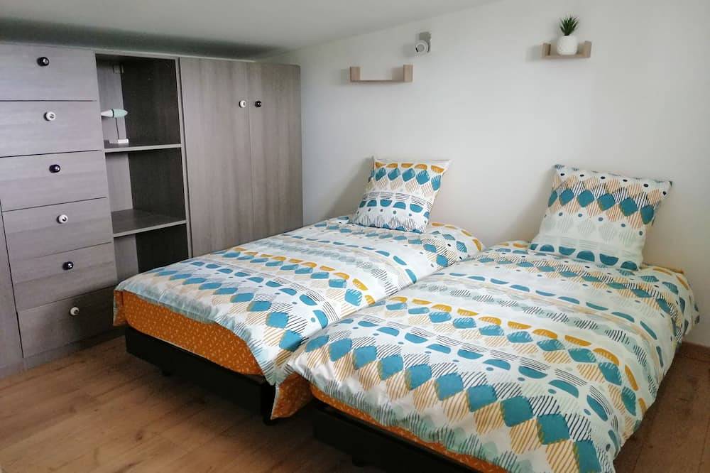 Gite: Maison de campagne, proche des plages du débarquement,  avec Baby foot. in Saint-Hubert-des-Biards, Région de Bayeux