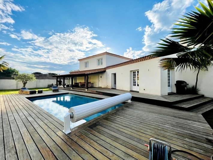 Villa pour 8 personnes, avec jardin et piscine - 1