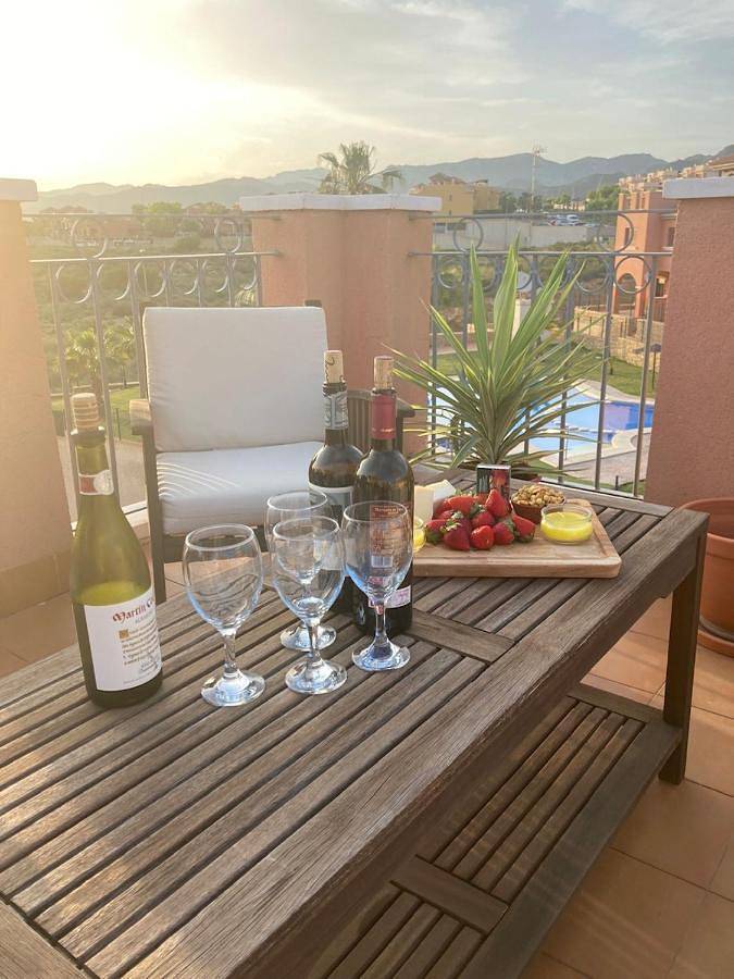 Gîte pour 5 personnes, avec terrasse ainsi que vue et piscine à Isla Plana - 4