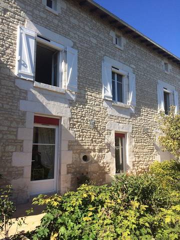 Cottage pour 3 personnes, avec jardin à Mirebeau