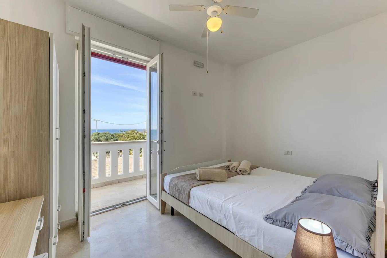 Zimmer 'Vista Mare mit Balkon 1' mit Klimaanlage in Torre San Giovanni, Golf von Tarent
