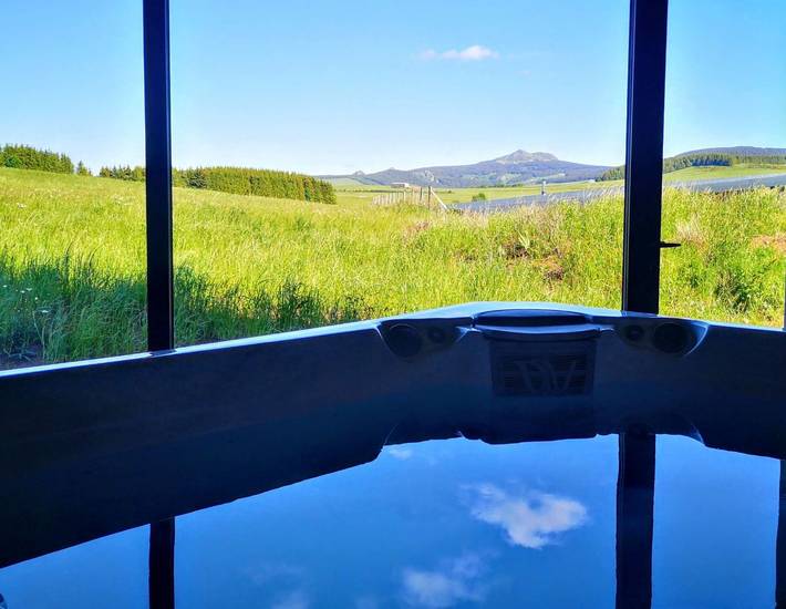 Gîte pour 15 personnes, avec jacuzzi et terrasse, animaux acceptés à Saint-Front - 3