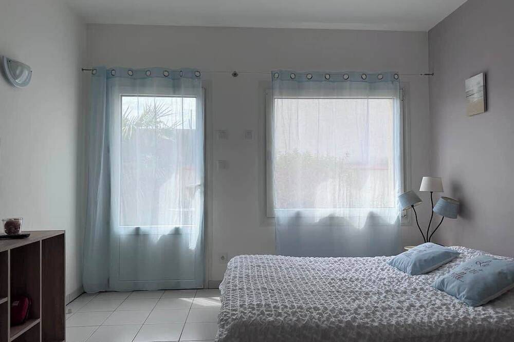 Entire apartment, Appart-Hotel du drapeau bleu Residence Kiwi in Aytré, La Rochelle region