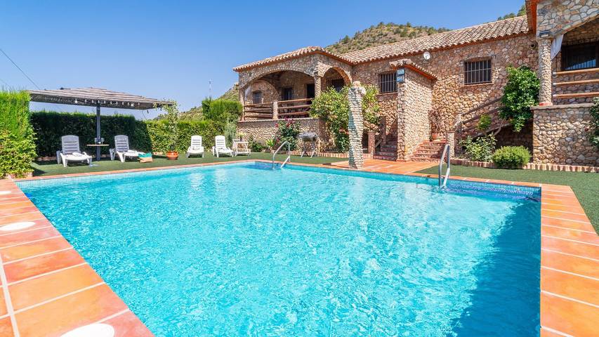 Casa rural para 14 personas, con Balcón/Terraza y Piscina en Algodonales