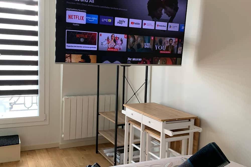 Ganze Wohnung, Newly renovated studio 15 minutes from central Paris in Asnières-sur-Seine, Hauts-de-Seine