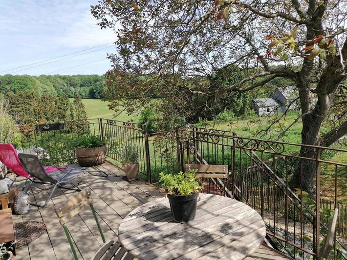 Location de vacances pour 4 personnes, avec vue sur le lac ainsi que vue et jardin à Onhaye - 2