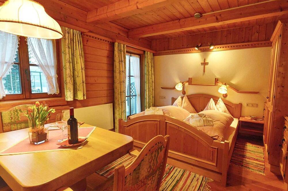 Glocknerhaus in Kreuzeckgruppe, Berg im Drautal