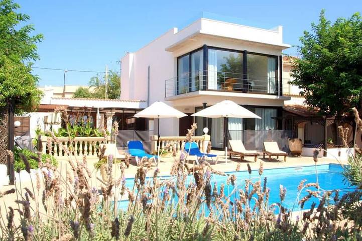 Chalet für 9 Personen, mit Balkon und Garten in Palma