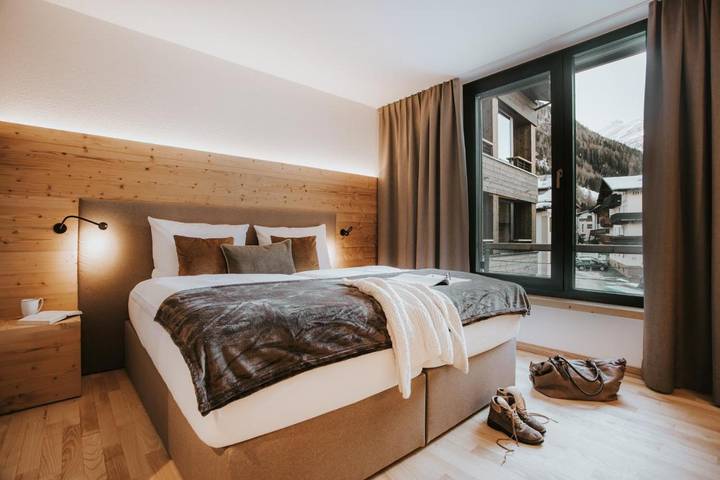 BnB für 4 Personen, mit Garten und Ausblick sowie Sauna in Sankt Anton am Arlberg