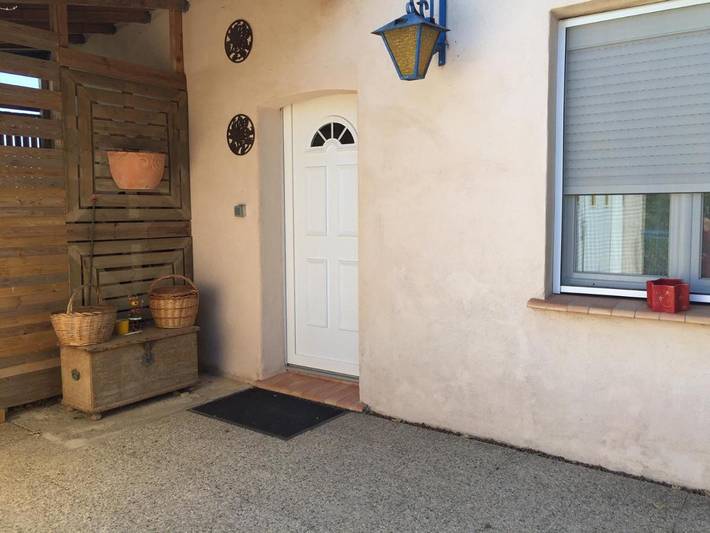 Gîte pour 2 personnes, avec piscine et vue ainsi que jardin et terrasse à Coursan - 2