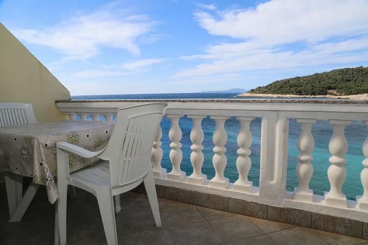 Vakantiewoning voor 4 personen, met balkon/terras op Hvar