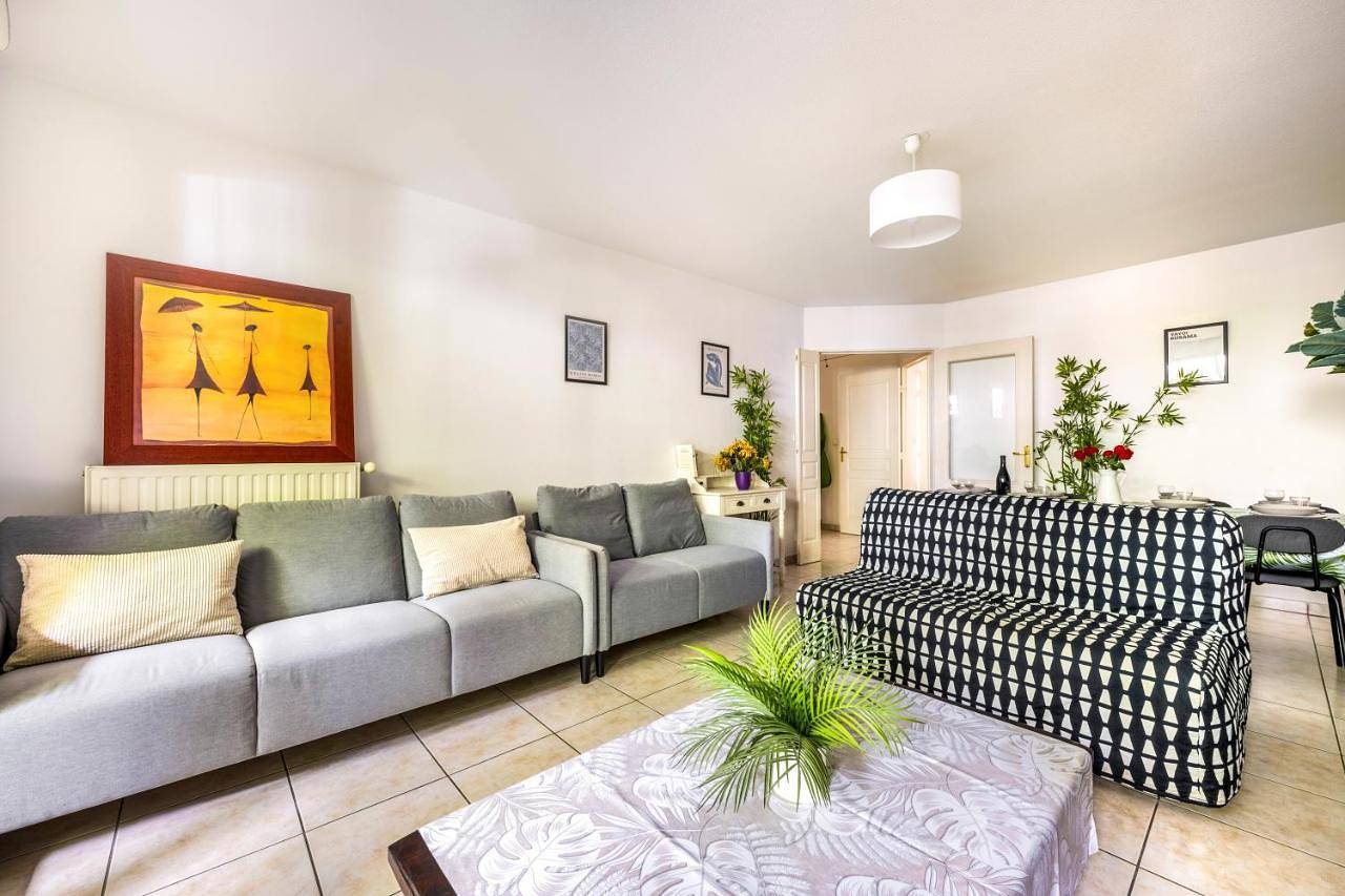 Appartement entier, Bngo I Immenses Terrasses I 3 chambres, garage, 9 personnes in Villeurbanne, Lyon et ses environs
