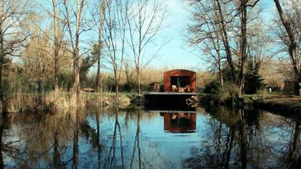 Camping pour 2 personnes, avec vue sur le lac et jardin ainsi que terrasse et vue, animaux acceptés dans le Vercors