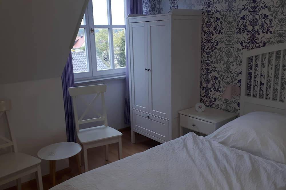 Ganze Wohnung, Gemütliches Doppelzimmer Standard für 2 Personen mit kostenfreiem Wlan in Sommerach, Fränkisches Weinland