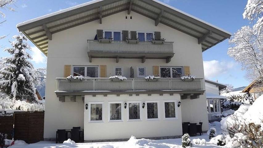 Holiday apartment for 3 people, with sauna and garden as well as hot tub, child-friendly - 1