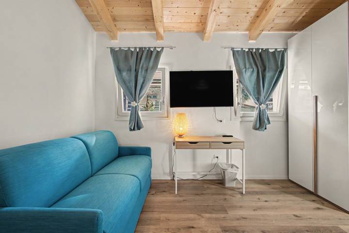 Monolocale intero, Casa vacanze 'Casa Di Lidia' con piscina in comune, Wi-Fi e aria condizionata in Romito Magra, Comune di Arcola