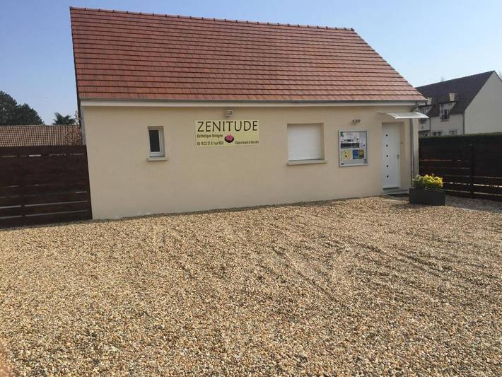 Location de vacances pour 6 personnes, avec piscine ainsi que jardin et vue, animaux acceptés à La Ferté-Saint-Cyr - 2