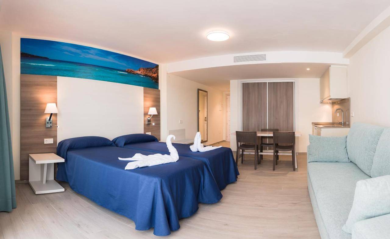 Apartamentos Los Angeles in Ocean Beach Ibiza, Sant Antoni de Portmany