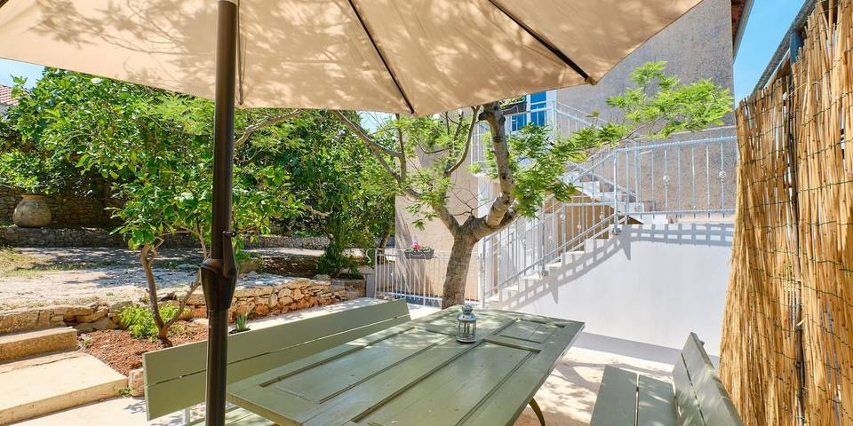 Ganze Wohnung, Ferienwohnung für 4 Personen mit Balkon/Terrasse in Veli Losinj, Lošinj (Kvarner Bucht)