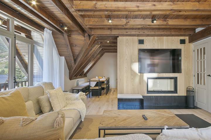 Appartement entier, Appartement de vacances pour 8 personnes avec balcon in Naut Aran, Baqueira Beret