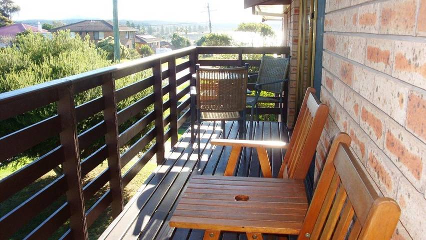Holiday rental for 8 people, with garden and balcony as well as pool in Bermagui