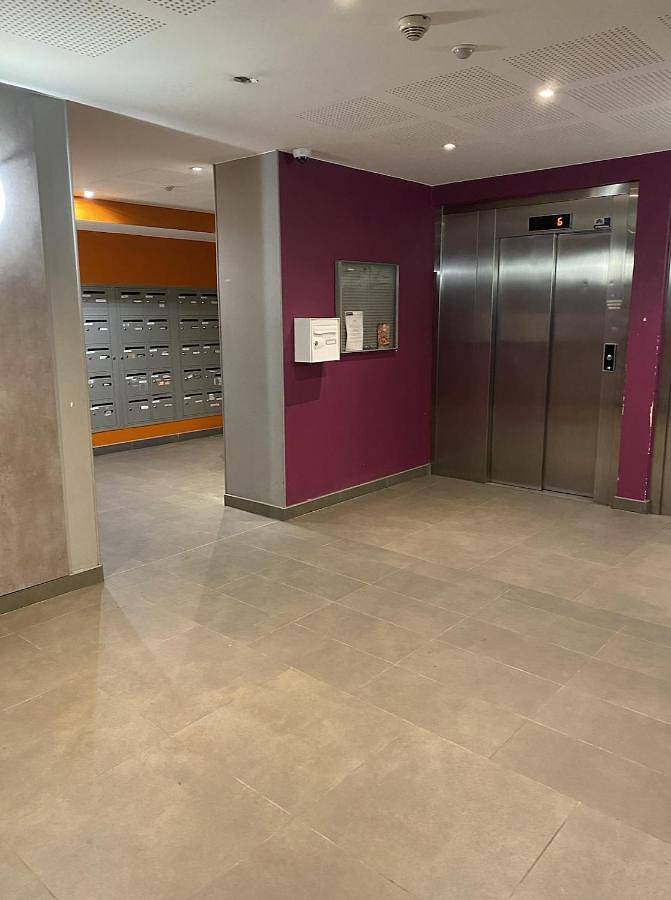 Appartement entier, 10 min from Paris And close to Metro in Rosny-sous-Bois, Seine-Saint-Denis
