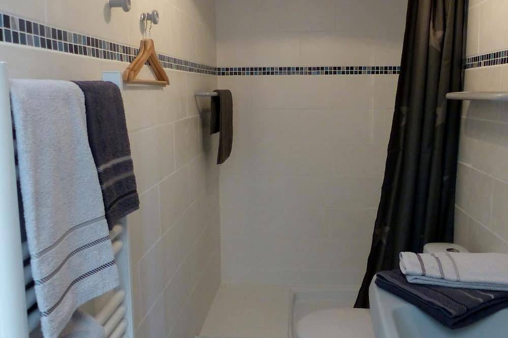 Appartement entier, Studio ,2 pers, pleine nature avec jardin,terrasse et accès direct à la piscine. in Céret, Côte méditerranéenne (France)