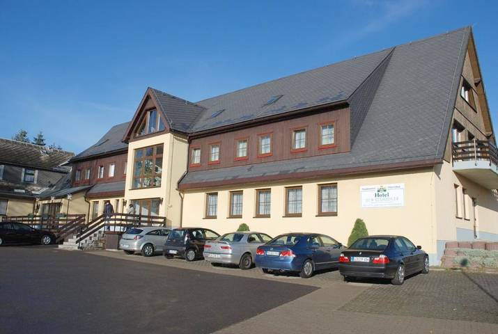 Hotel für 3 Personen, mit Terrasse und Garten sowie Sauna in Deutschneudorf
