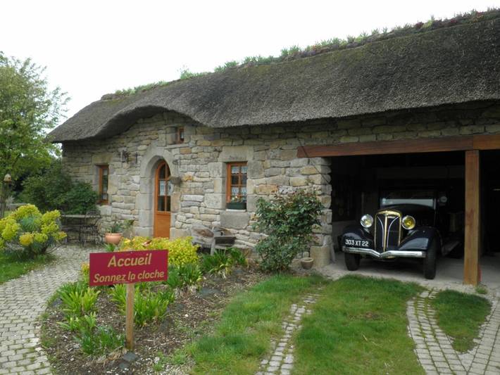 Gîte pour 5 personnes, avec jardin ainsi que terrasse et piscine à Hénanbihen - 4