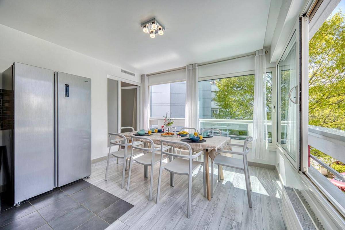 Appartement entier, Coliving - Oceana Bedroom - Convenient & Near Cern in Saint-Genis-Pouilly, Gex