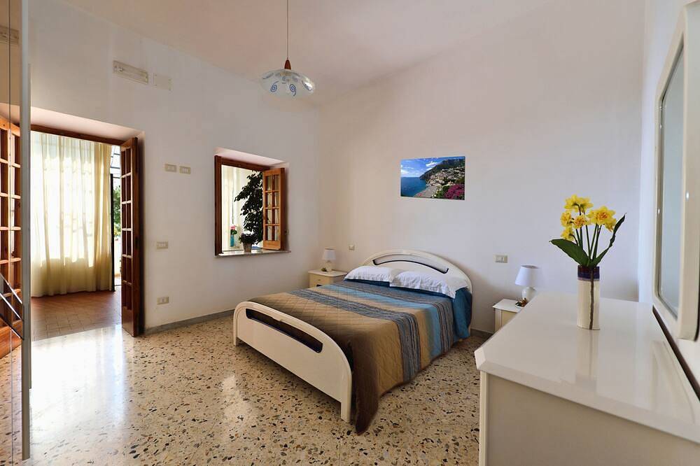 Comfortable bed and breakfast with private Parking in Tovere, Conca dei Marini