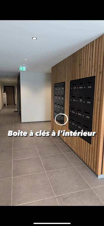 Appartement entier, Three-Bedroom Apartment in Saint-Louis, Région de Mulhouse