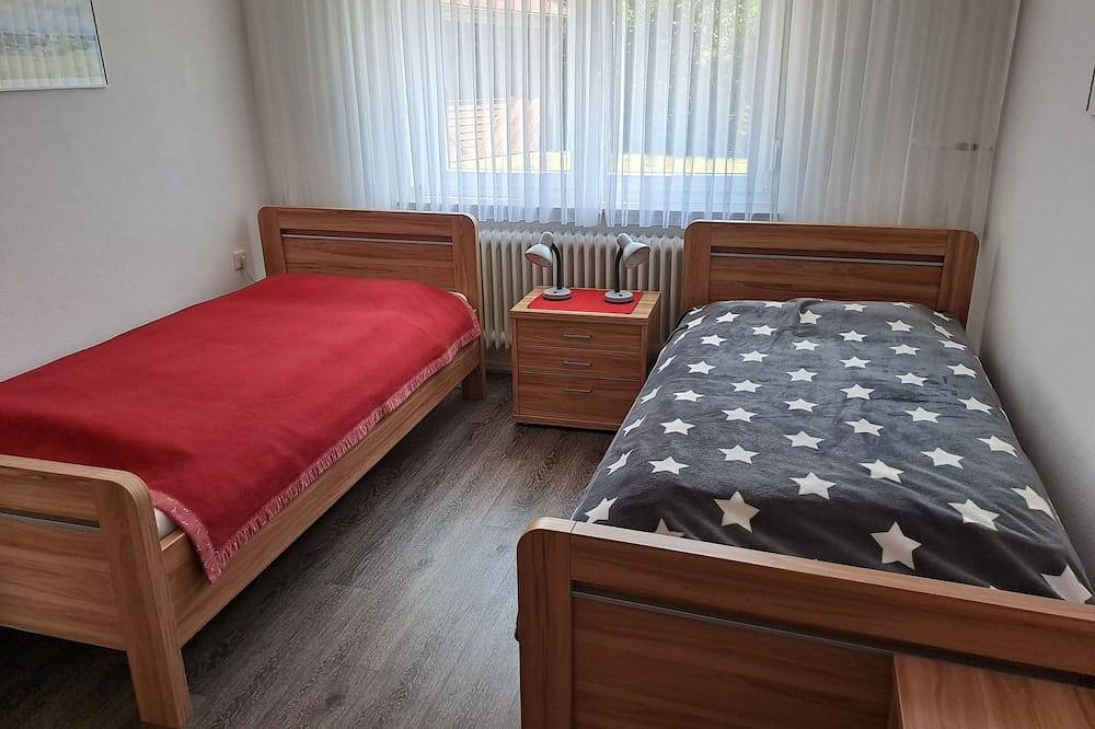 Ganze Wohnung, Ruhige und  ebenerdige Ferienwohnung in Naumburg (Hessen), Hessisches Bergland