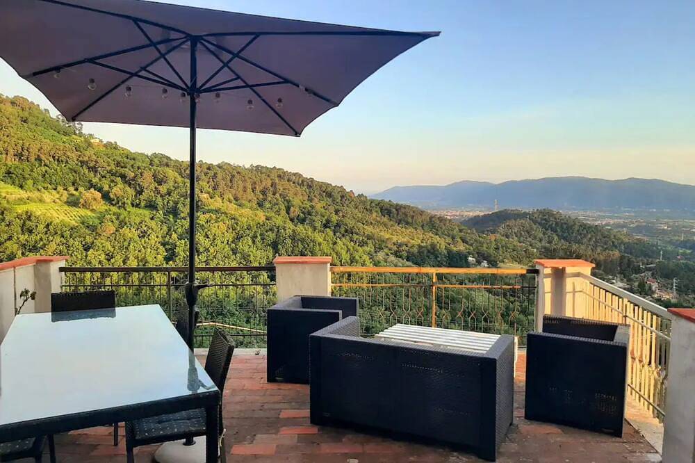 Ferienhaus 'Luxury Suite La Torretta' mit Bergblick, privater Terrasse und Wi-Fi in Falcinello, Sarzana