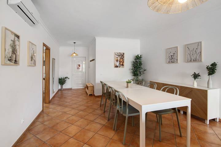 Entire apartment, Holiday Apartment "T3 G Apt Alfarrobeira" with Shared Pool, 2 Balconies & Wi-Fi in Santa Luzia (Tavira), Parque Natural da Ria Formosa