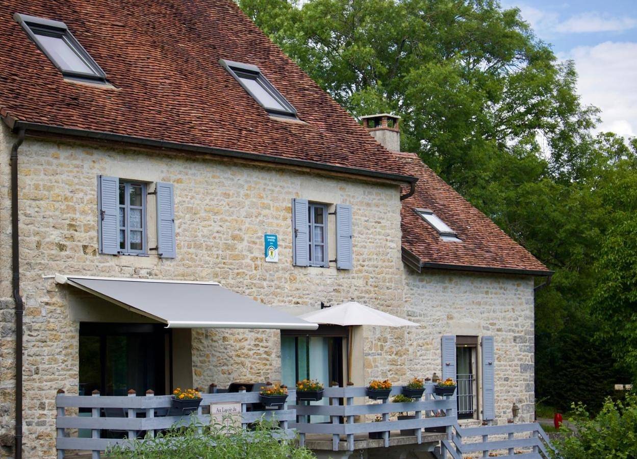 Quadruple Room with Private Bathroom in Saint-Germain-lès-Arlay, Jura