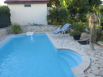 Gîte pour 2 personnes, avec terrasse et piscine à Baie-Mahault