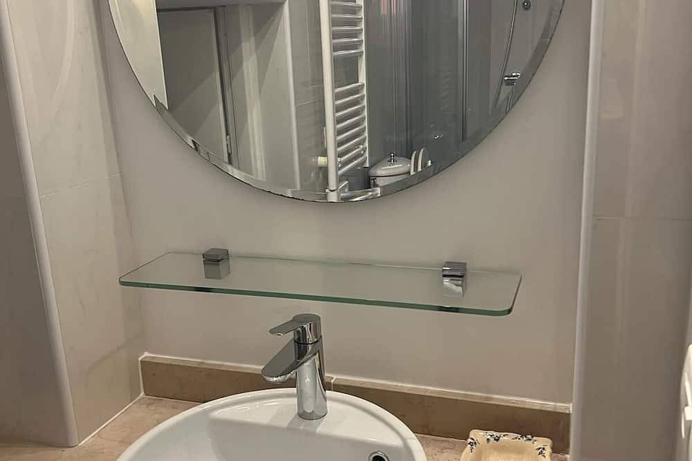Entire apartment, Joli Studio à 2 Minutes du Centre de Monaco in Beausoleil, Nice region