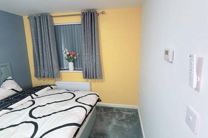 Ellas Stays 3 Bedroom Detached house in Farnworth Bolton, Greater Manchester. in Bolton, Grand Manchester
