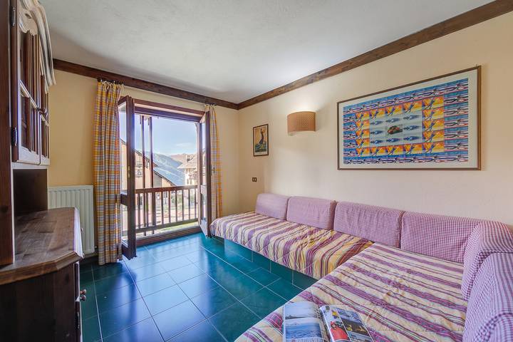 Baita per 4 persone, con balcone, adatto a famiglie con bambini a Sestriere e dintorni