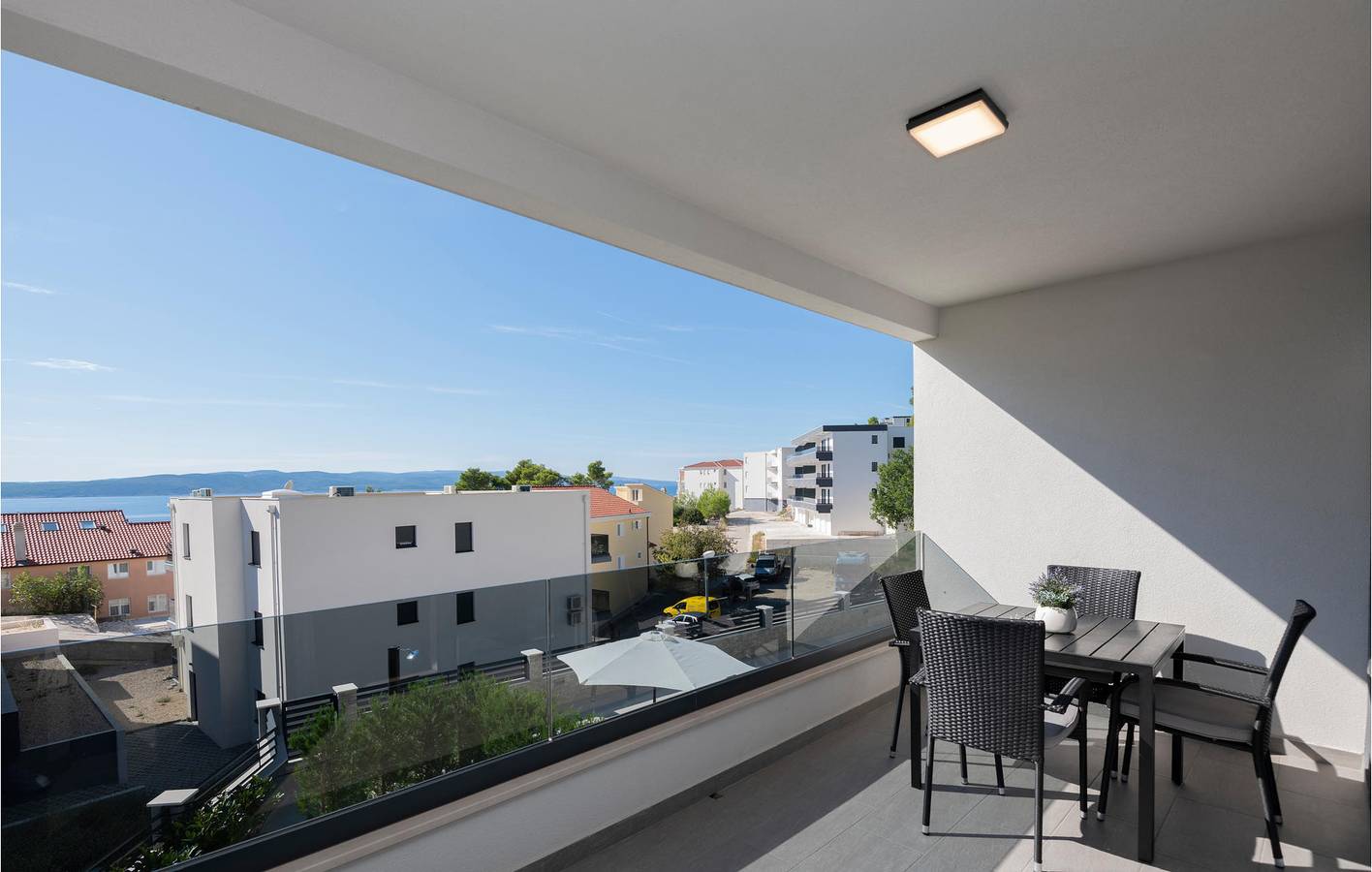 Hel ferieleilighet, Ferieleilighet for 4 personer med terrasse in Baska Voda, Makarska Riviera