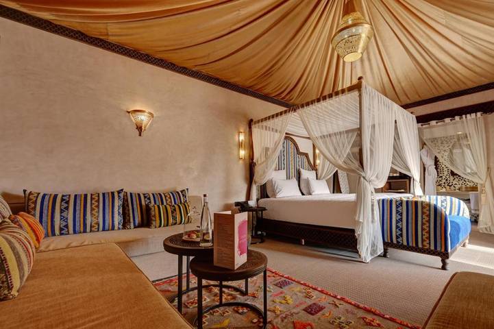 Tente pour 4 personnes, avec terrasse, animaux acceptés