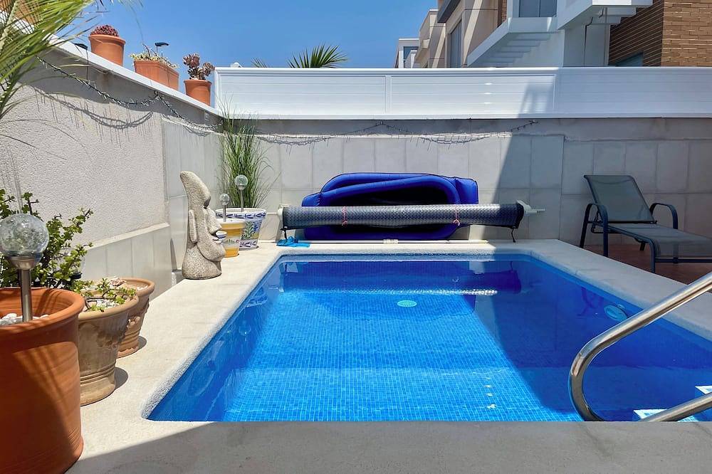 Modern Villa with sea views, close to beach. Air Con, Internet, Wifi & Sunsets ! in Puerto de Mazarrón, Mazarrón
