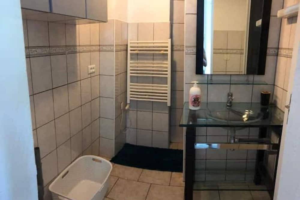 Entire apartment, \"Le Coeur\", Studio Central Refait à Neuf, au Calme in Besançon, Doubs