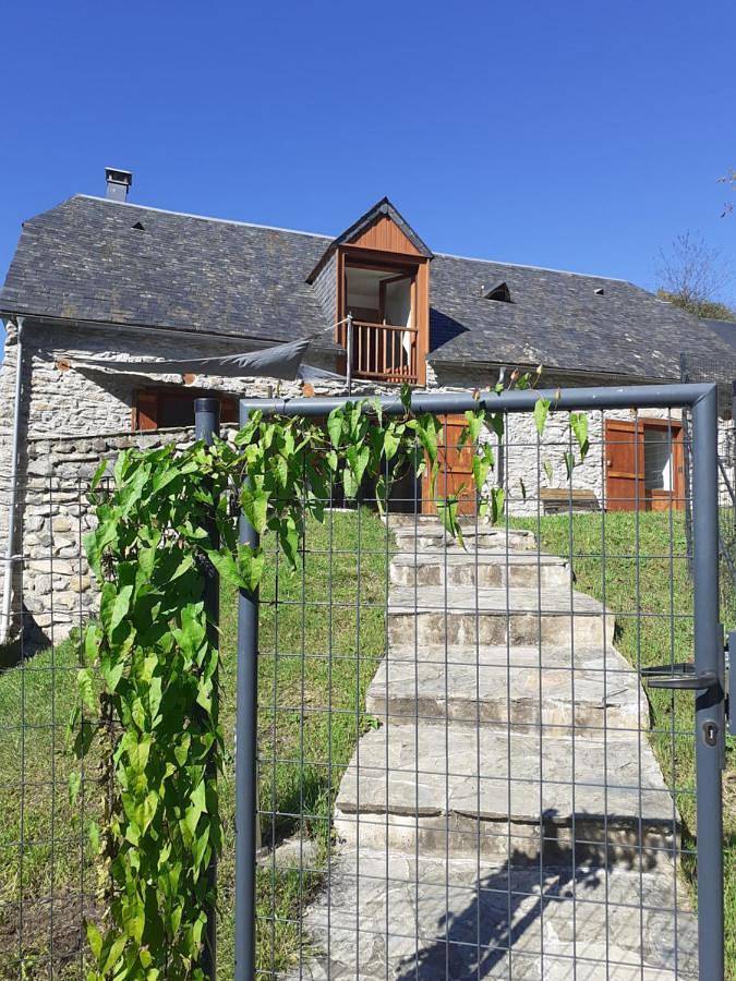 Location de vacances pour 7 personnes, avec vue et jardin, animaux acceptés à Saint-Pastous