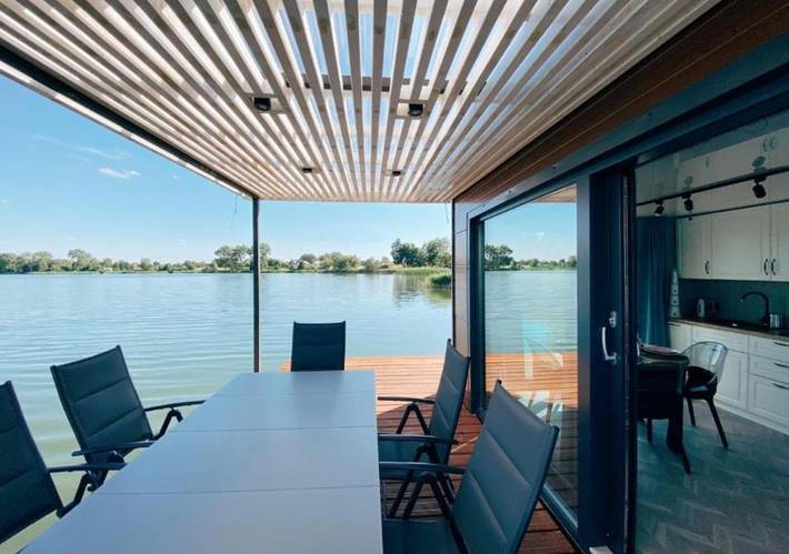Boot für 6 Personen, mit Terrasse und Whirlpool sowie Garten und Seeblick in Polen - 3