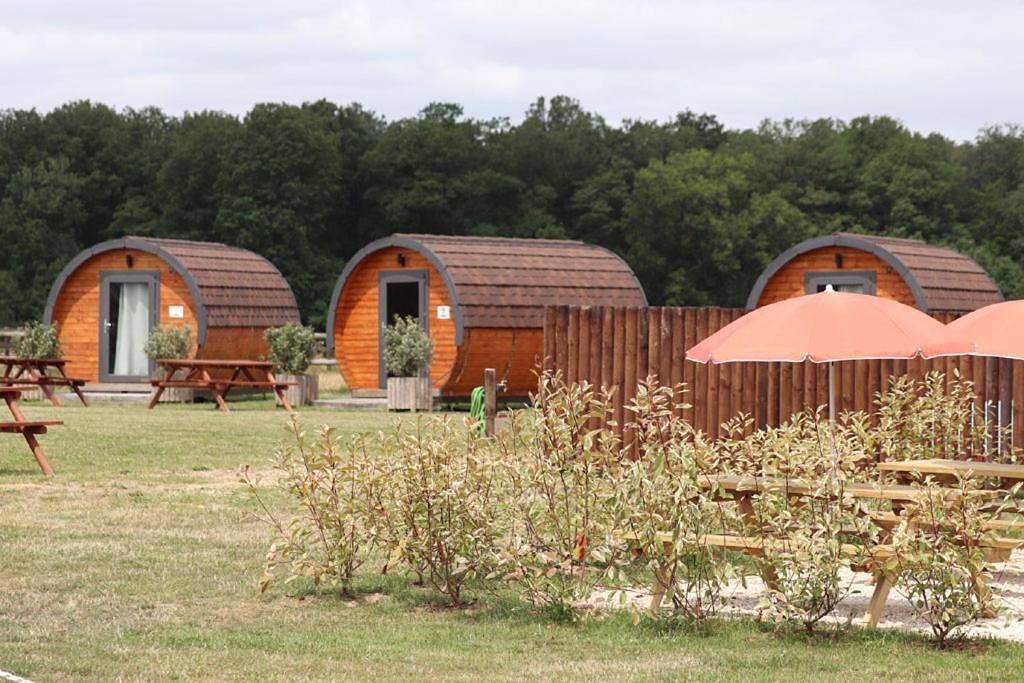 Pods & tonneaux du Haras d'Oakland in Le Mesnil-Thomas, Région de Dreux