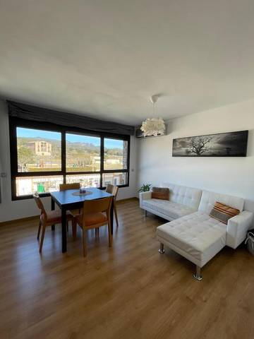 Gîte pour 5 personnes, avec vue et terrasse, animaux acceptés à Olvan